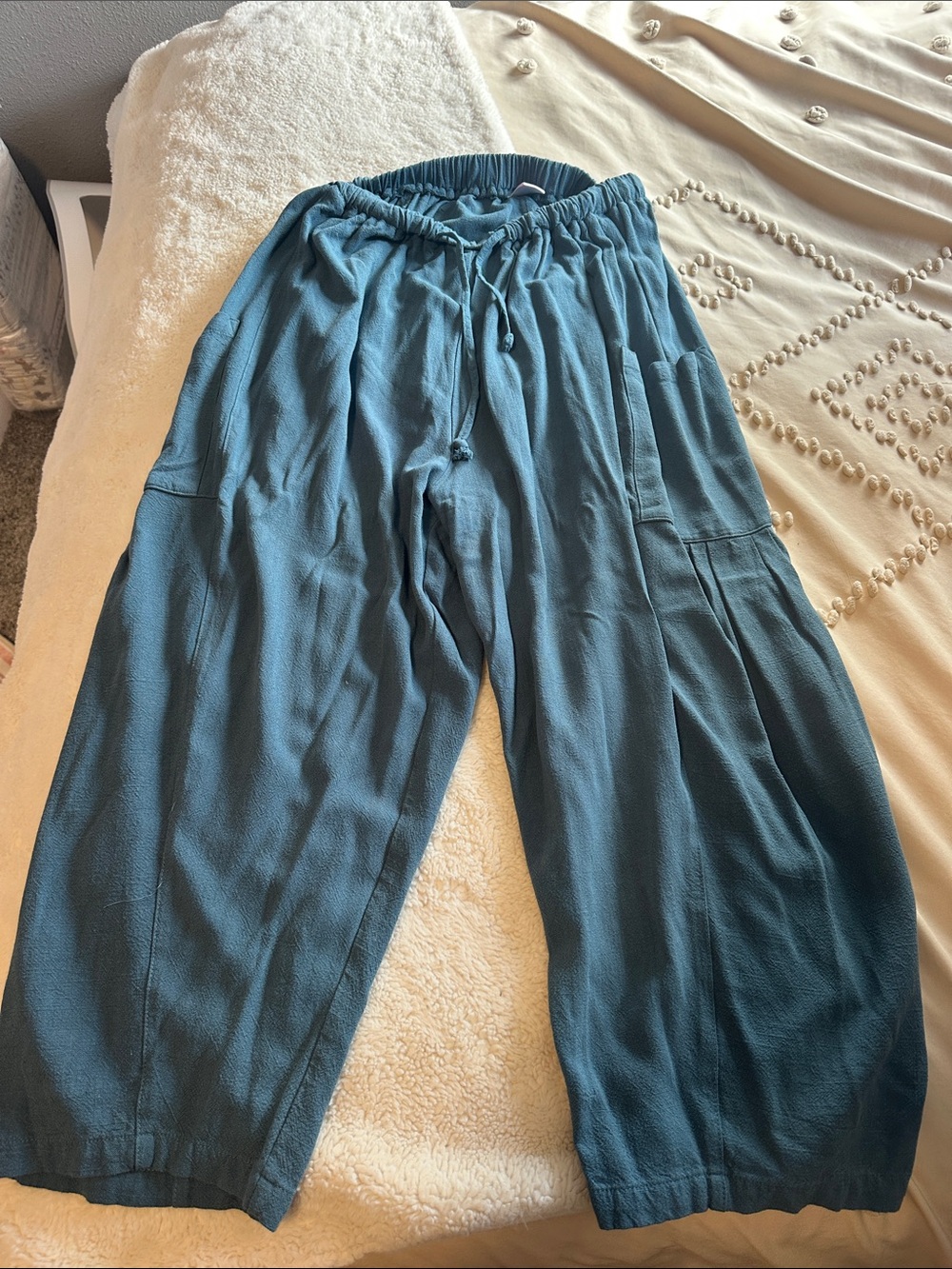 Woman’s Drawstring Pants in Teal
